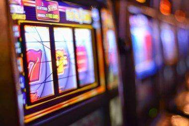 BandarQ table interface on kangenslot showing card hands, player positions, and betting area